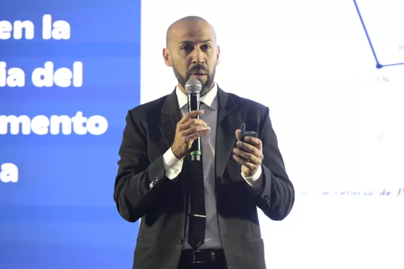 Virgilio Noel Benítez, MSc. en Planificación Estratégica y doctor en Administración