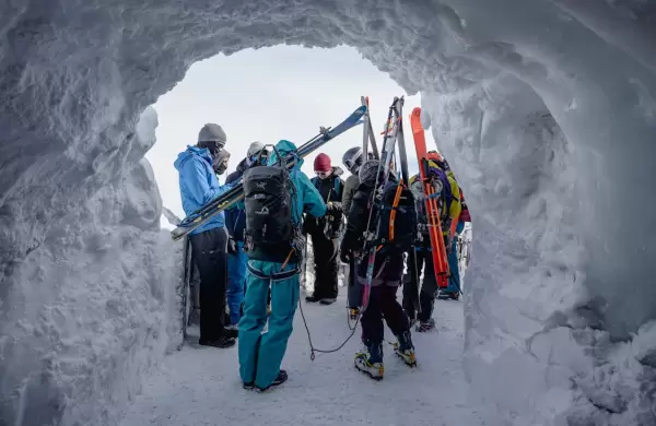 Las joyas del mundo para esquiar entre glaciares, montañas vírgenes y auroras boreales