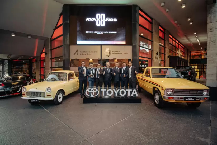Festejo por los 80 años de Ayax. Foto: Difusión.