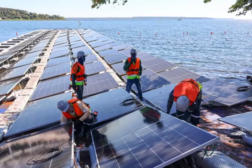Planta solar flotante