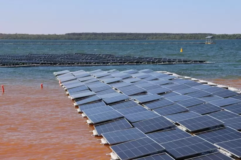 Planta solar flotante