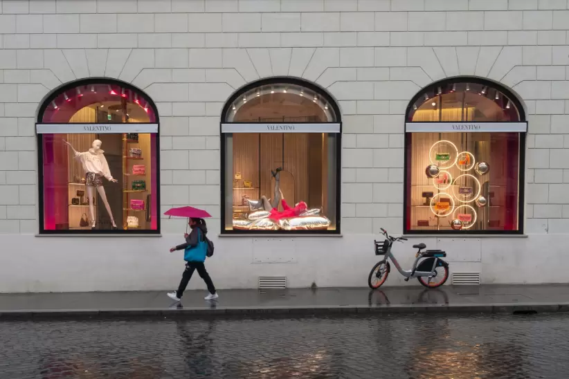 Tienda de Valentino SPA. Foto: Vito Giaccari / Pexels.