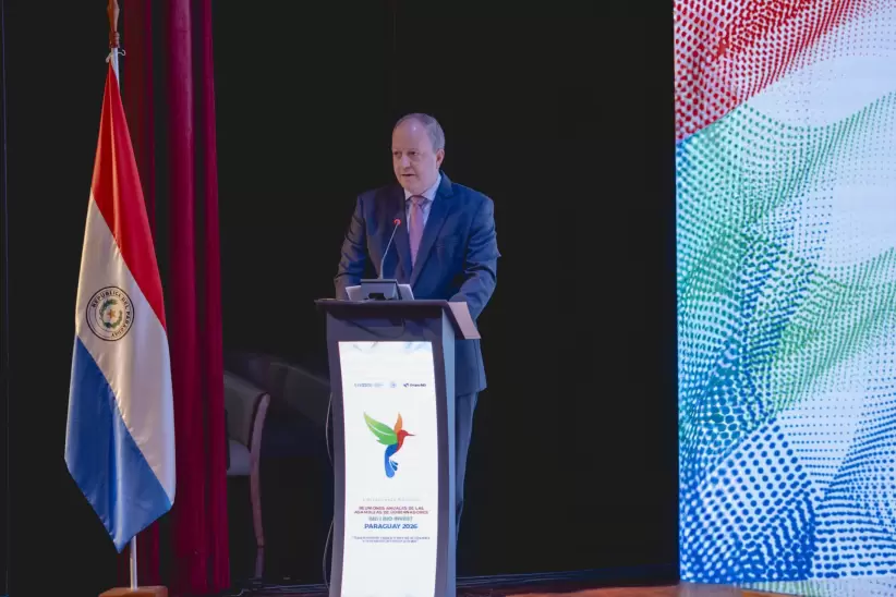 carlos fernandez valdovinos, ministro de economia y finanzas