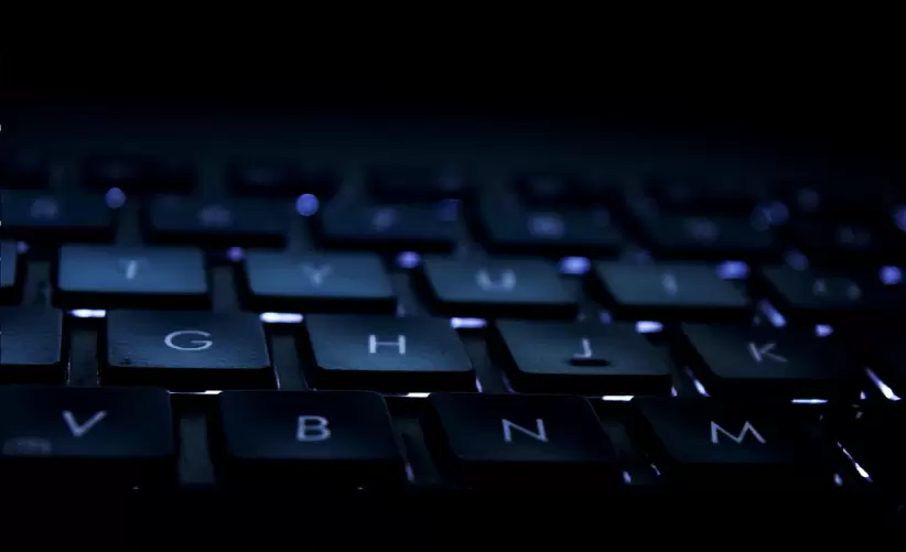 La programación intuitiva no se trata de escribir "haceme rico" en ChatGPT. Hay que saber cómo estructurar los pedidos,