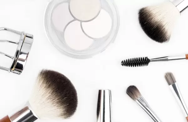 La fórmula de las pequeñas marcas de belleza en las redes sociales para vencer a gigantes como L'Oréal y Estée Lauder
