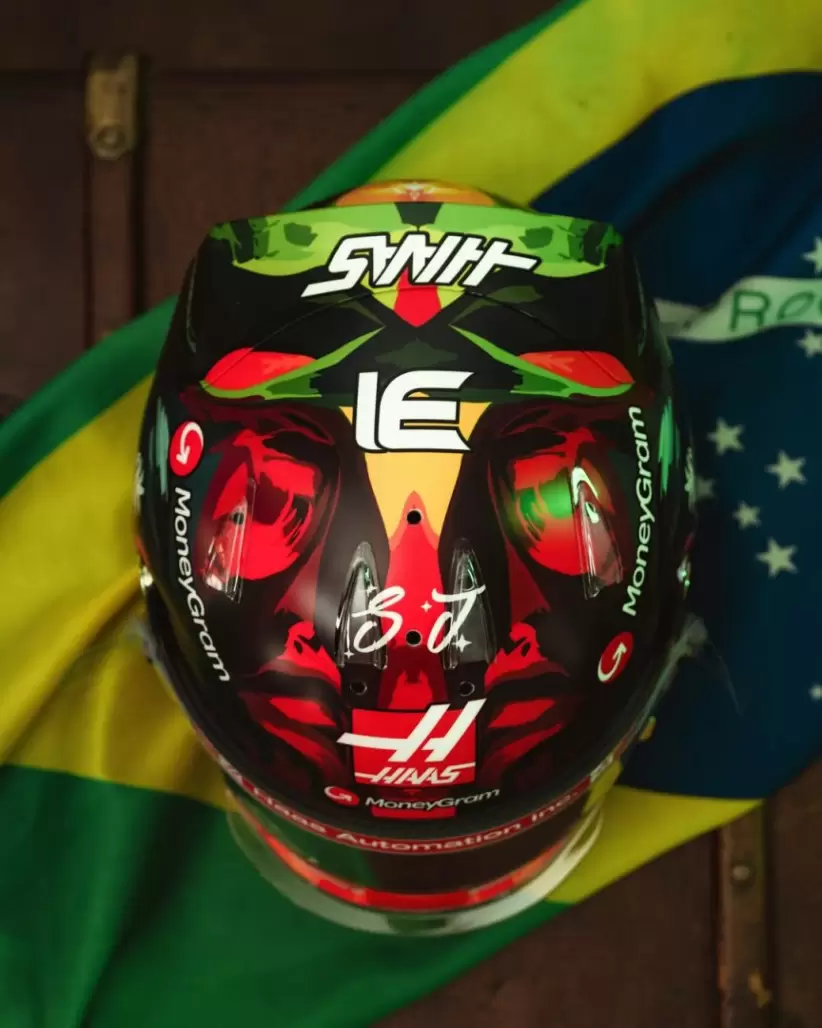 Fer Lezcano Casco de Esteban Ocon