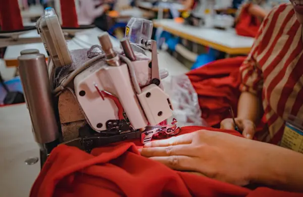 Lacoste, Puma, Hering, Lupo, Good American y Lunelli producen en Paraguay: nuevas industrias también quieren instalarse en el país