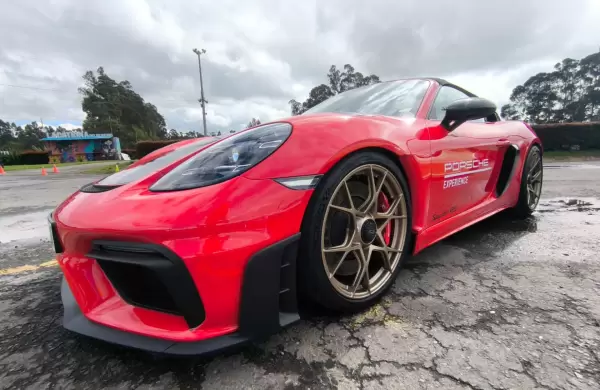 Exclusividad, adrenalina, velocidad y experiencia: la receta Porsche