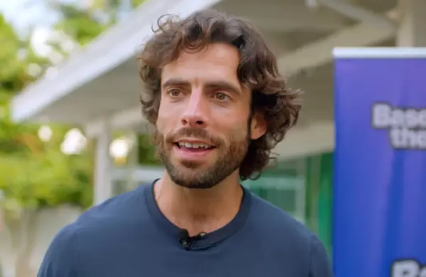 "Aquí se construyen cosas que resuelven problemas esenciales. Esa es la innovación que realmente importa" dice Xen Baynham-Herd de Base