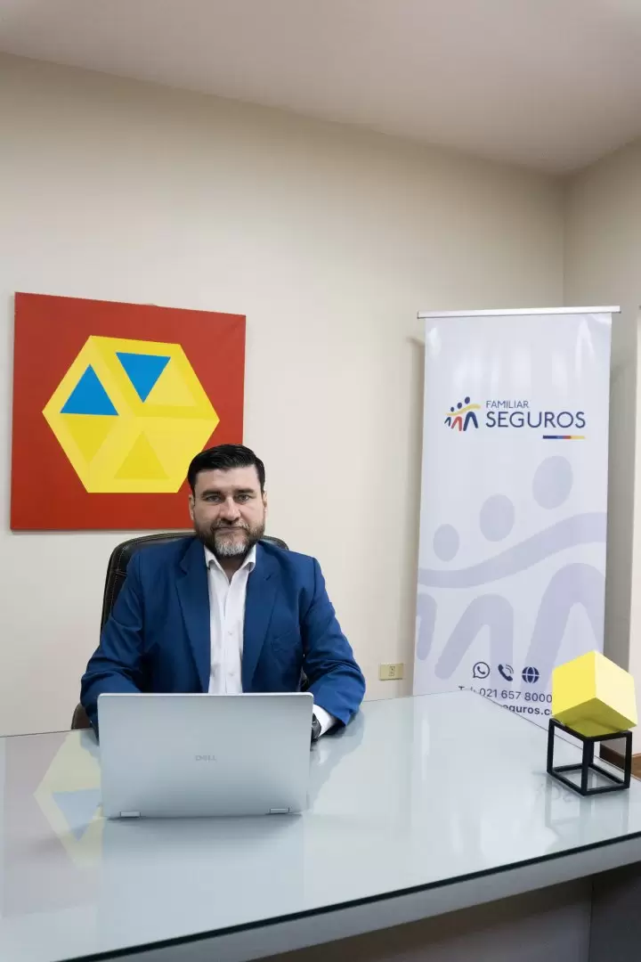 rene vazquez, gerente general de familiar seguros