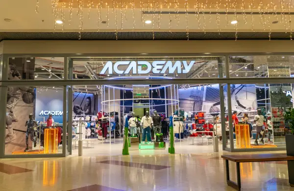 Academy desembarcó en el Shopping Mariscal con una propuesta pensada para niños y adolescentes