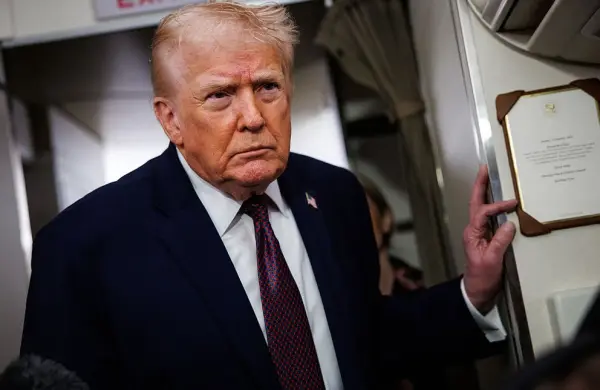 Trump desclasificará archivos sobre OVNIs: ¿Transparencia o "cortina de humo" por el caso Epstein?