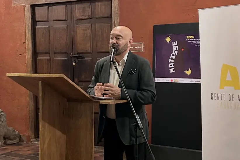 El embajador de Francia, Pierre-Christian Soccoja, durante la entrega de premios. Fuente: Gentileza.