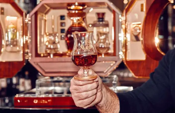 La tradición que impulsa el nuevo auge del whiskey premium irlandés