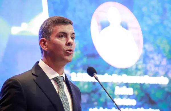 Santiago Peña: “Paraguay ofrece al mundo energía abundante, competitiva y con una de las menores huellas de carbono del planeta”