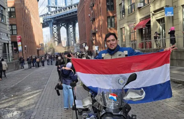 De San Lorenzo a Nueva York: el paraguayo que decidió recorrer el mundo en moto