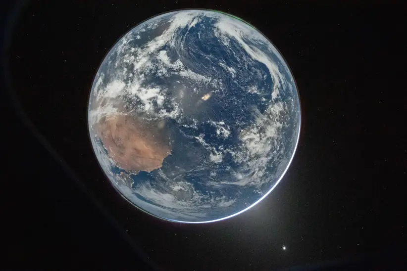 Imágenes de la Tierra tomadas desde la misión espacial Artemis II.