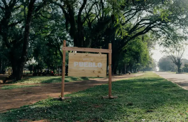 Santa María de Fe: el pueblo paraguayo que se convirtió en hotel y opera con ocupación plena