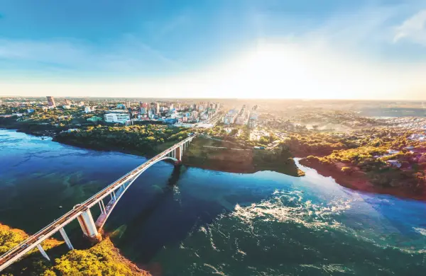 Ciudad del Este busca reinventarse: del comercio al hub de eventos, con desafíos en infraestructura y capital humano