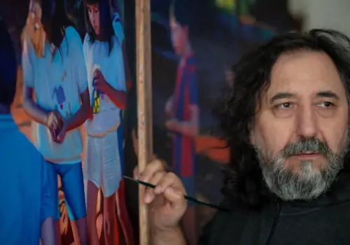Poética de la pausa: Enrique Collar describe su universo en la muestra "Todo el tiempo del mundo"