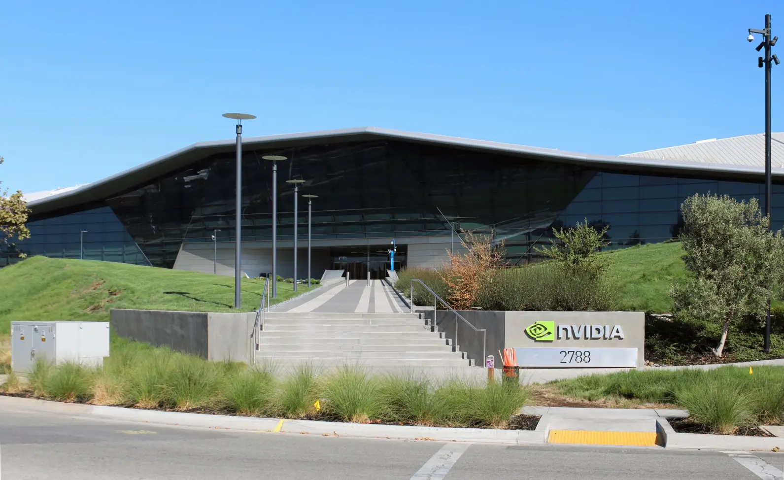 NVIDIA - SE PUEDE USAR - (Coolcaesar, CC BY-SA 4.0, via Wikimedia Commons)