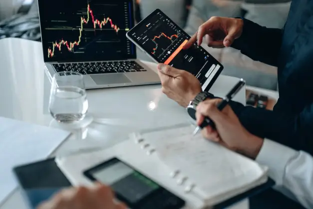 Fotos de stock gratuitas de análisis de acciones, análisis de inversiones, análisis de mercado