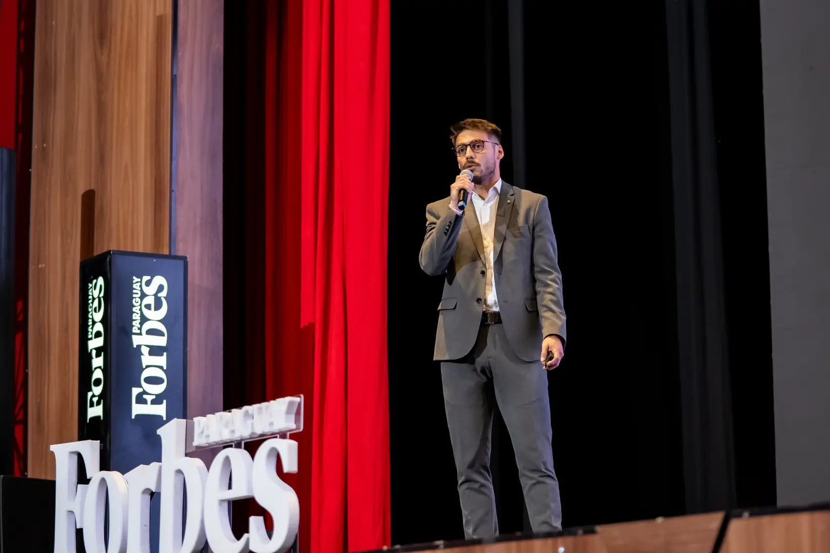 Connect CDE Summit, presentación de Deloitte