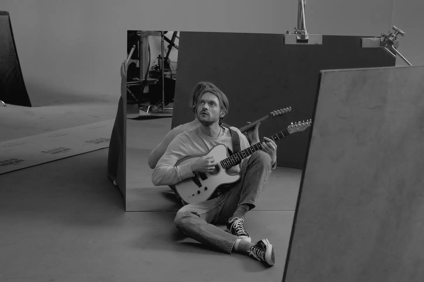 Finneas es el artista invitado principal en el show de Sheeran.