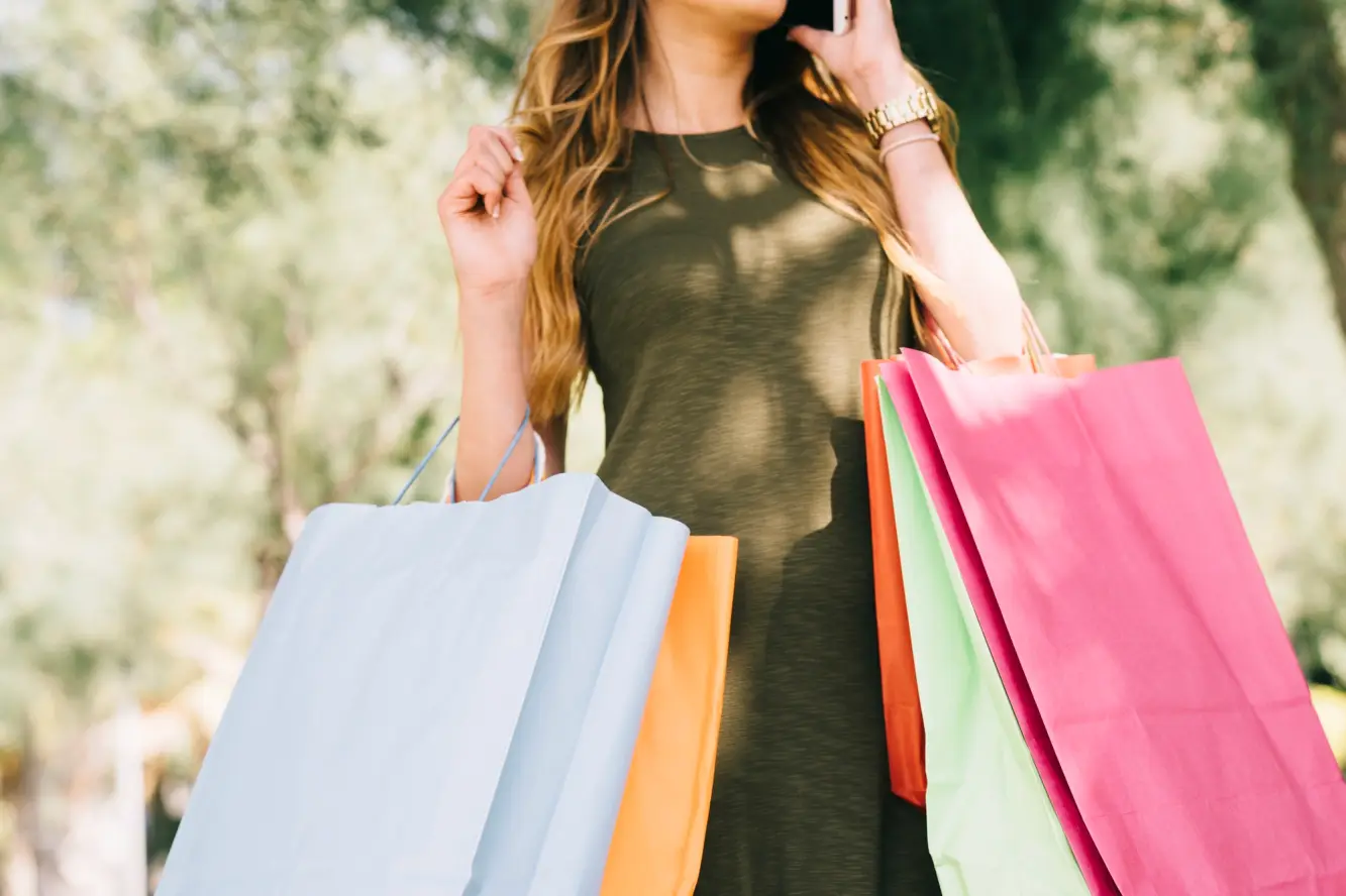Mujer haciendo compras