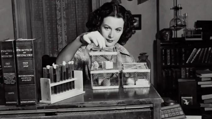 Hedy Lamarr, creadora del Wi-Fi, el Bluetooth y el GPS.