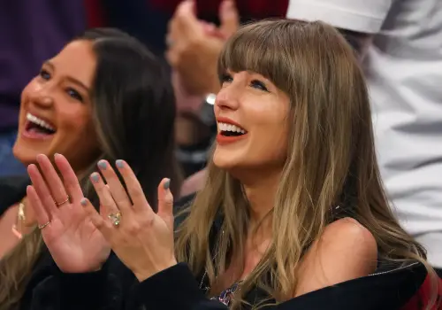 Taylor Swift desató furor con su canción para Toy Story 5