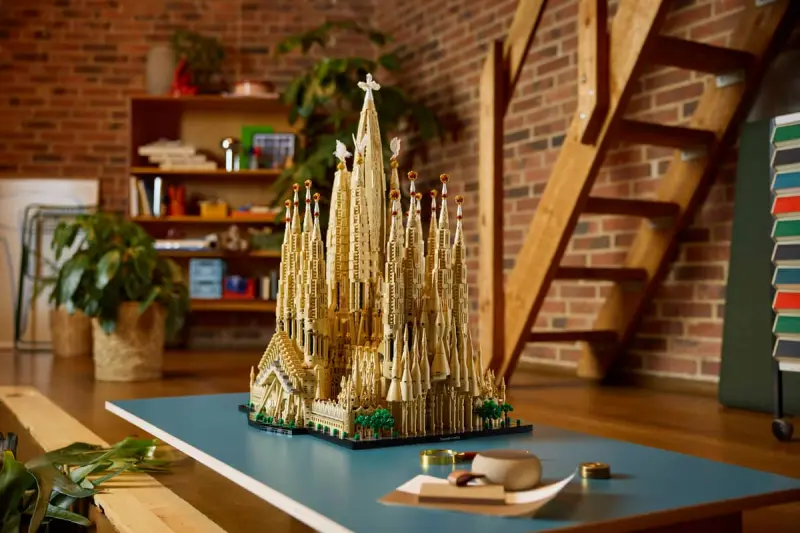 La Sagrada Familia. Fuente: LEGO