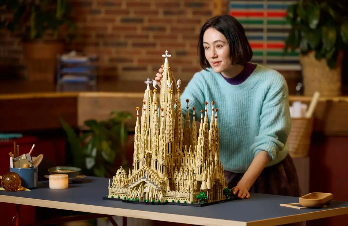 LEGO rompe un récord con un impresionante set de la Sagrada Familia de 12.000 piezas