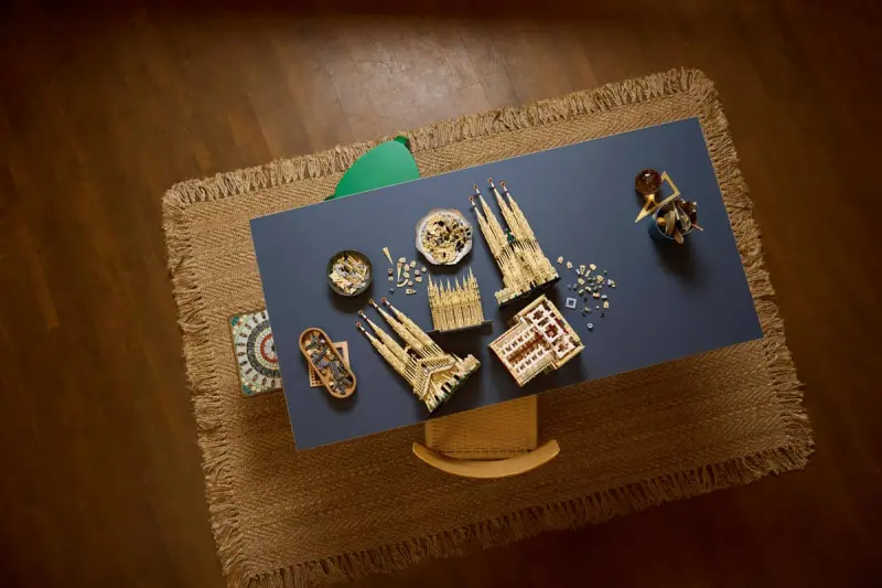 La Sagrada Familia. Fuente: LEGO