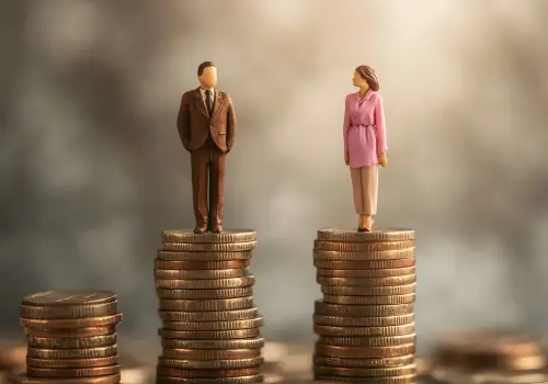 Brechas invisibles: Las barreras que aún frenan la inclusión financiera femenina