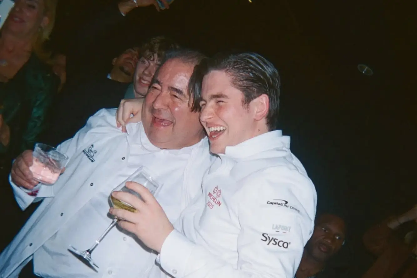Lagasse padre e hijo. (Foto: Instagram @EJLagasse)
