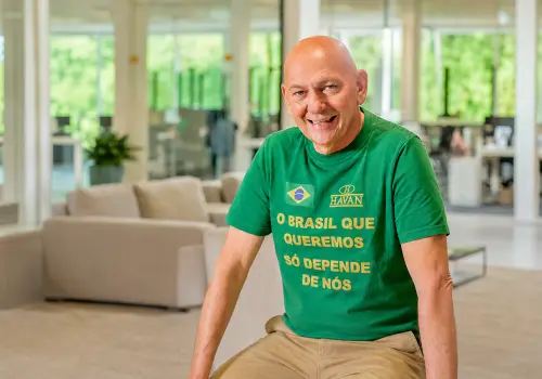 El magnate brasileño que construyó un emporio de retail físico cuando todos miraban internet, evalúa desembarcar en Uruguay y Paraguay