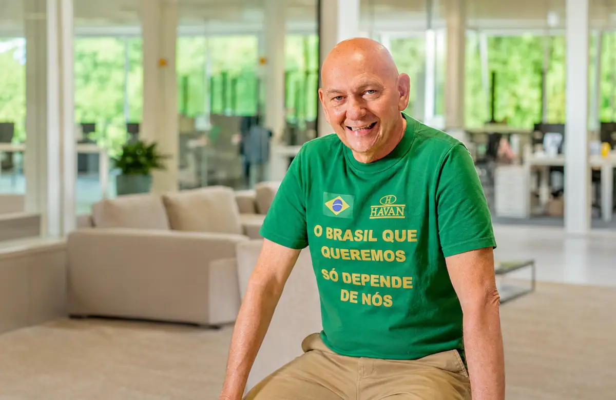 El magnate brasileño que construyó un emporio de retail físico cuando todos miraban internet, evalúa desembarcar en Uruguay y Paraguay