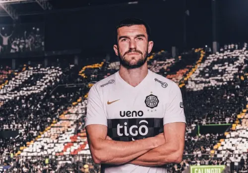 Tim Payne todavía no debutó y ya colocó a Olimpia en el radar de marcas internacionales
