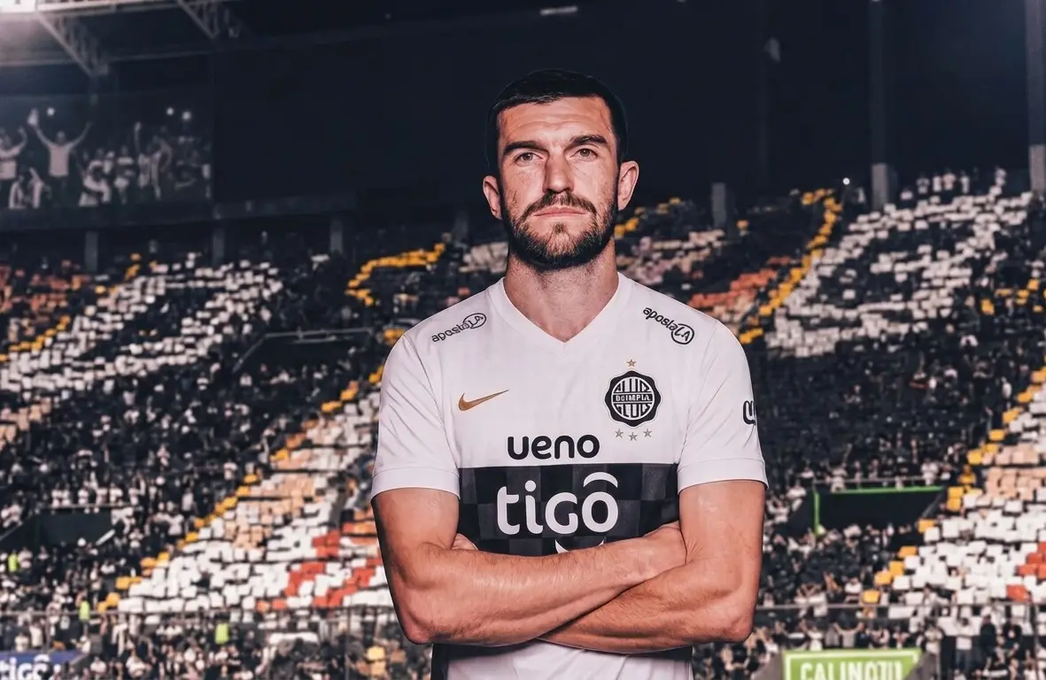 Tim Payne todavía no debutó y ya colocó a Olimpia en el radar de marcas internacionales