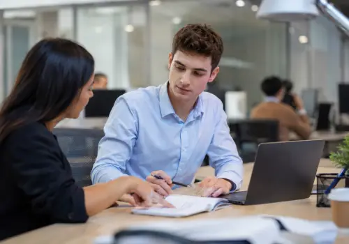 Cómo atravesar los primeros días en un nuevo trabajo sin caer en el perfeccionismo ni el burnout