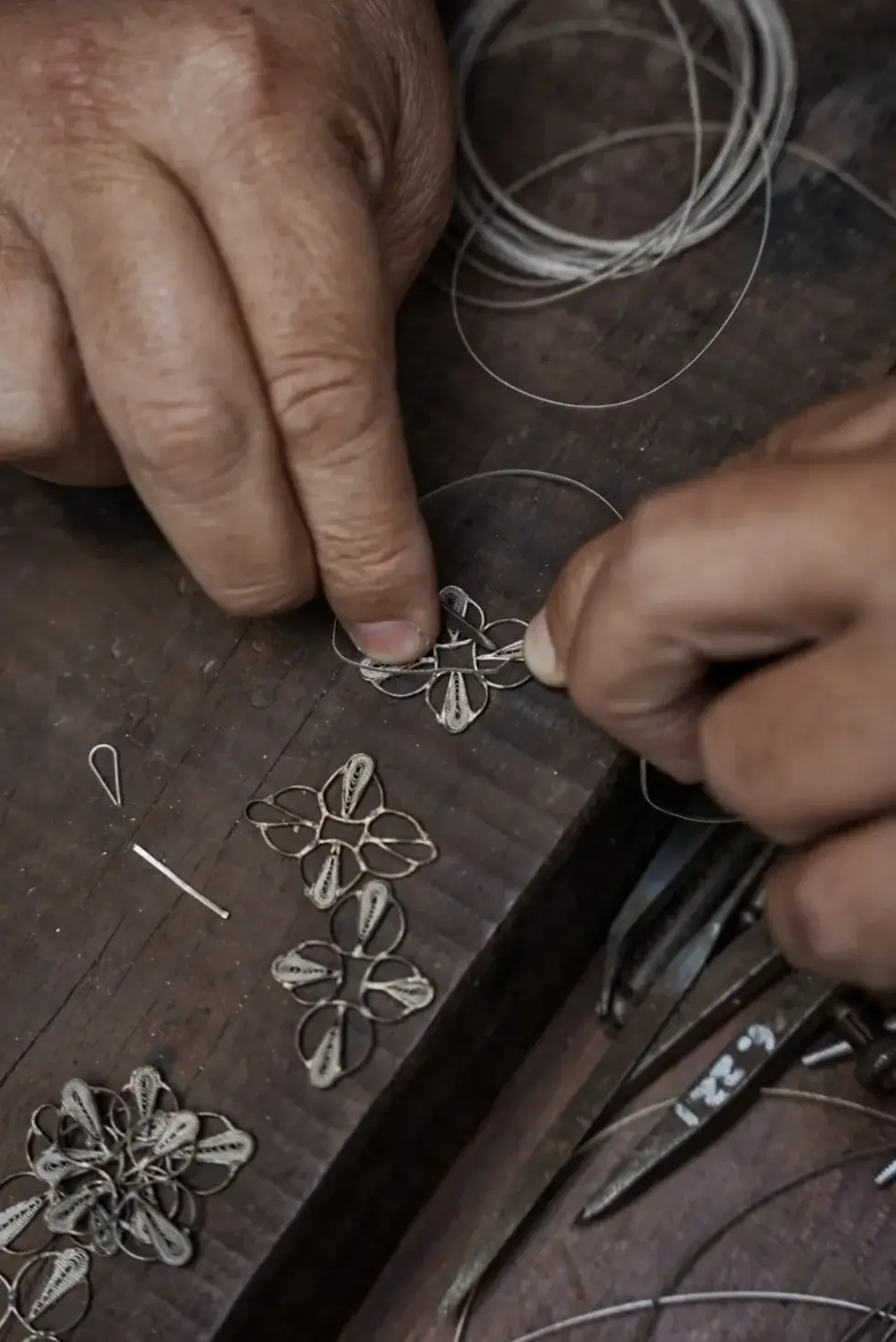 Joyas de filigrana elaboradas por artesanos luqueños. FOTO: GENTILEZA INSTITUTO PARAGUAYO DE ARTESANÍA