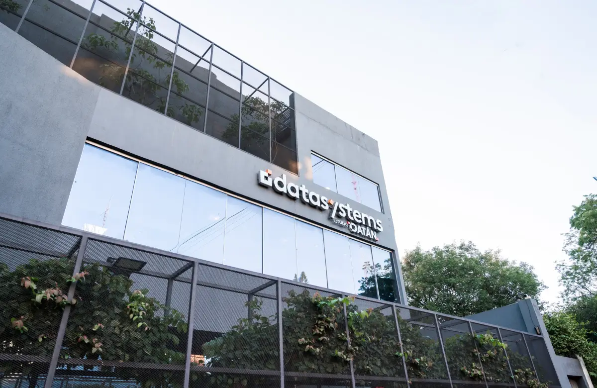 A 40 años de su fundación, Datasystems consolida una oferta tecnológica integral y proyecta el talento paraguayo hacia la región