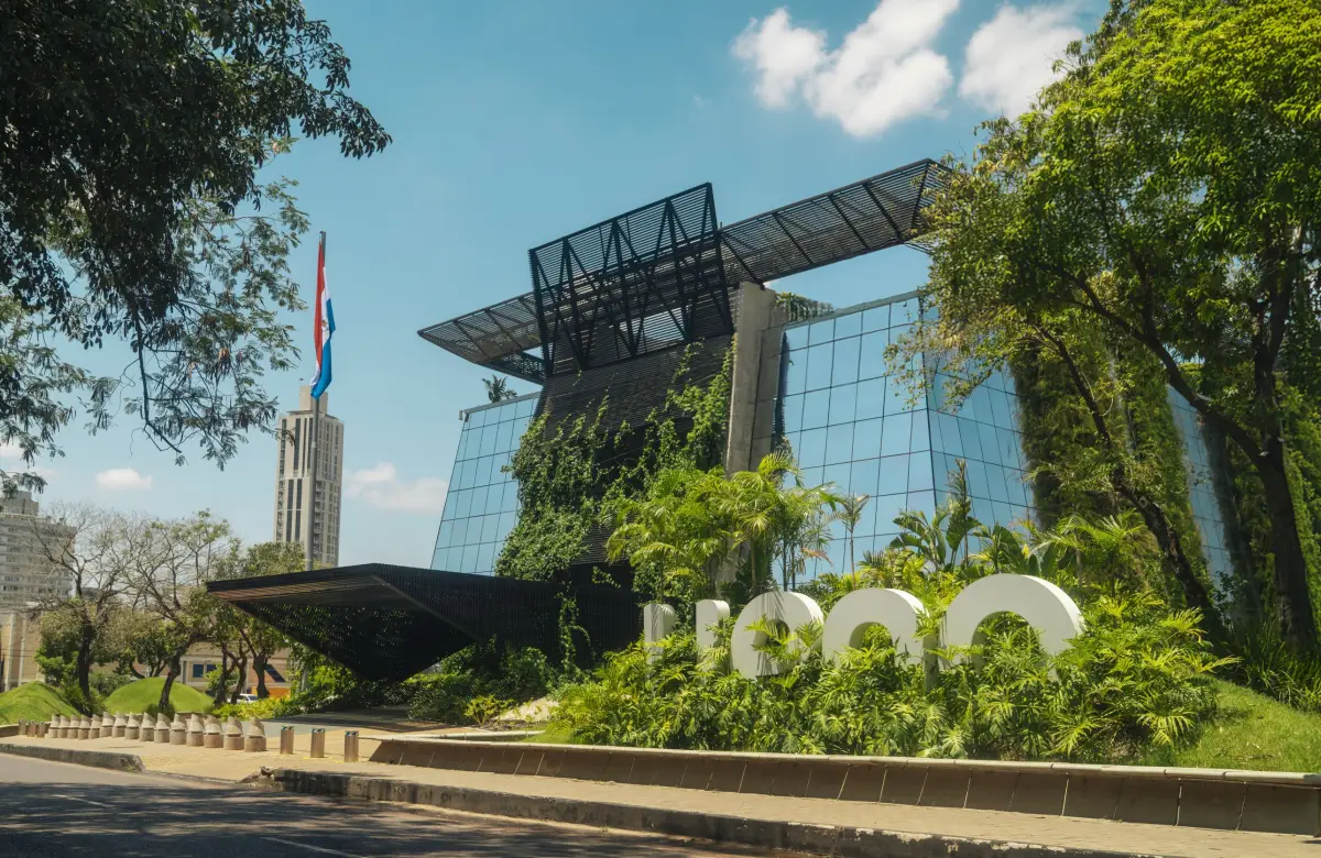 ueno bank alcanza el mejor semestre de su historia y consolida su impacto en la inclusión financiera de Paraguay 